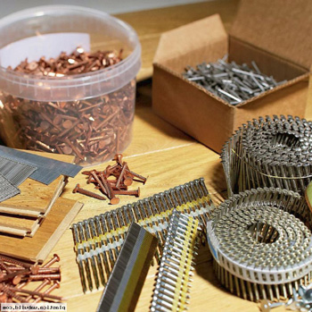 Пневматический пистолет для гвоздей